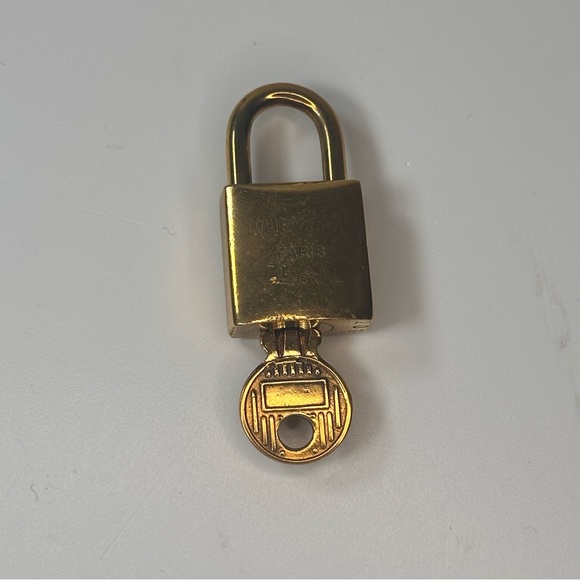 Louis Vuitton Vintage Lock and Key #201 - Picture 8 of 10